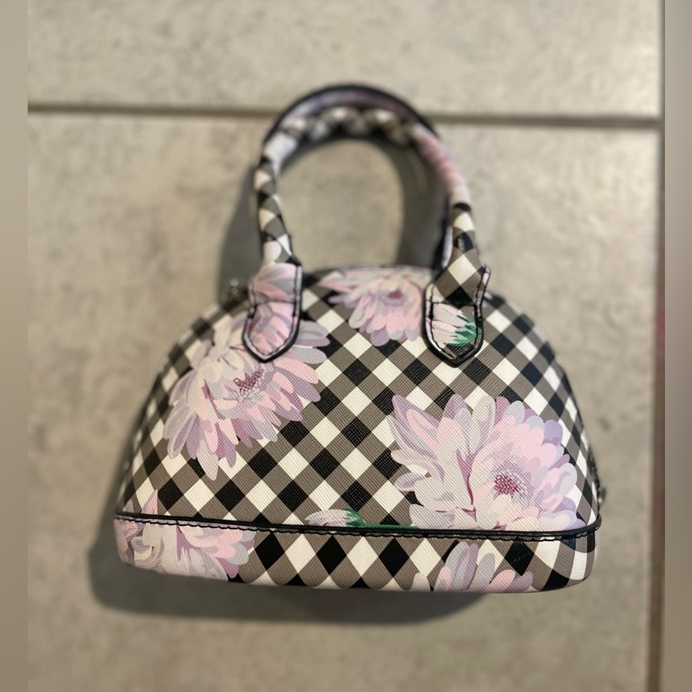 Mini hand bag/crossbody with detachable chain